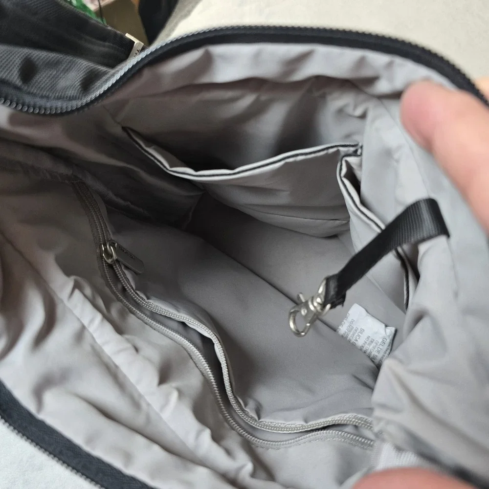 Travelon Anti-Theft Classic Messenger Bag, Black Handbag